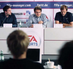 A SPORTS Fussball Manager - Pressekonferenz mit Thomas Tuchel und Gerald Köhler