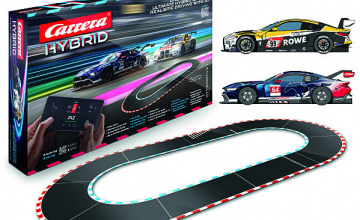 Mehr Action auf der Strecke und in﻿ der App: Carrera Hybrid erweitert das R﻿ennerlebnis
